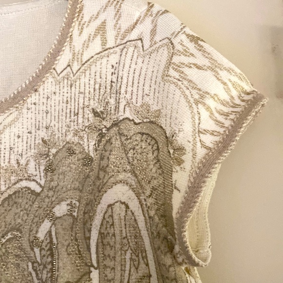 NWOT.  Chicos. Ladies sleeveless lightweight designed sweater. - Picture 3 of 7